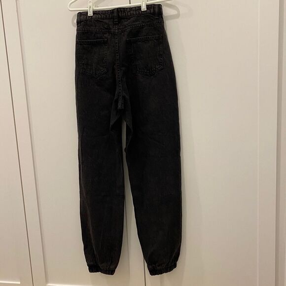 NWT Boohoo Black Denim Elastic Cuff Jogger Jeans, Size 2 - Picture 11 of 12